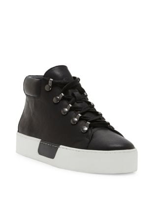 Wrine Low Top Leather Sneakers